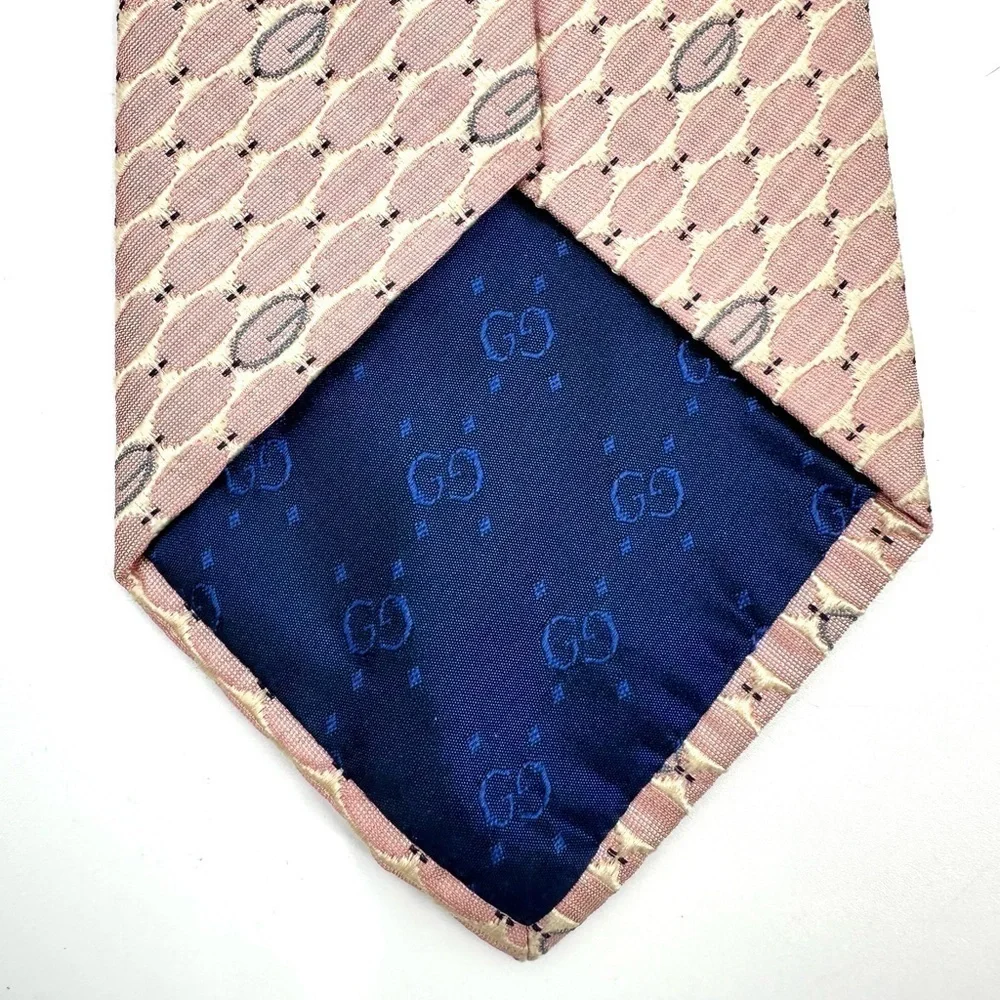 Gucci 100% Silk Tie Pink Pointed With Monogram G Made In Italy Oval Pattern